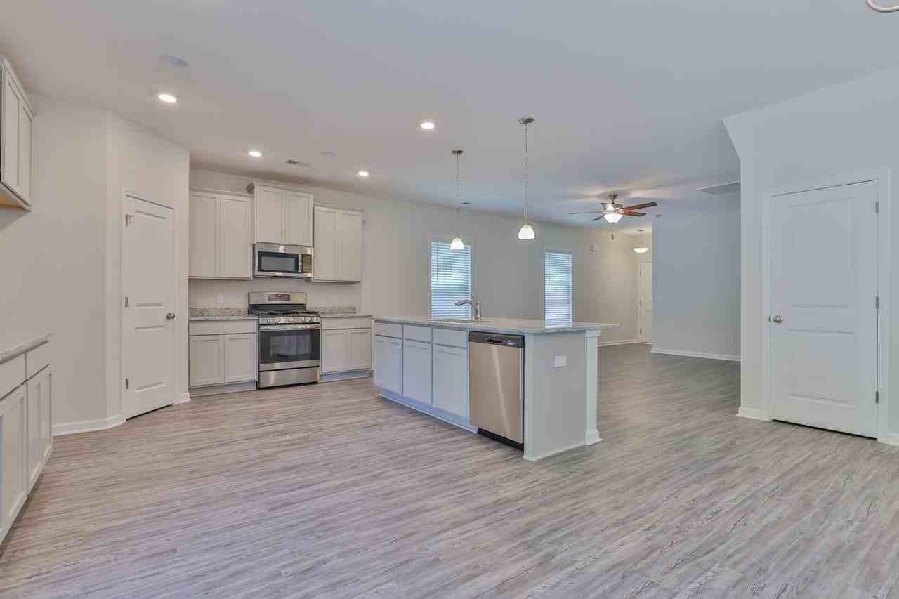 764 Shull St - Photo 7 of 23