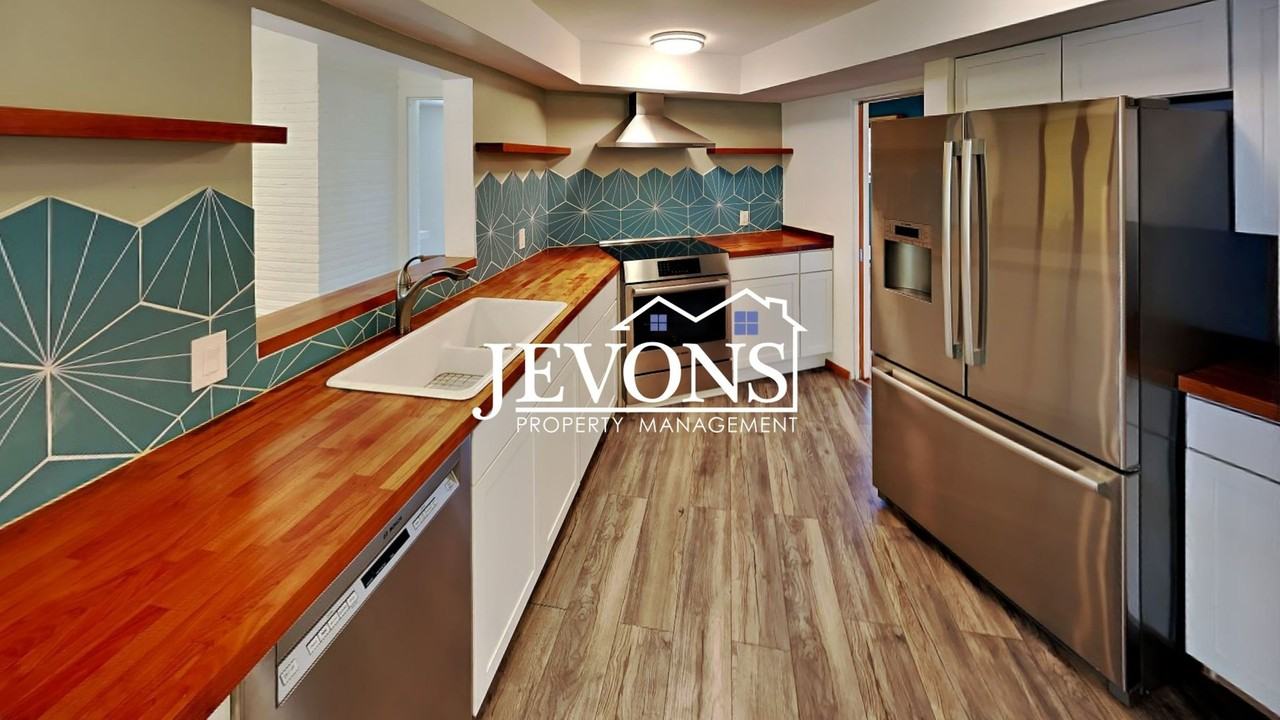 2909 Shelton Ave - Photo 3 of 50