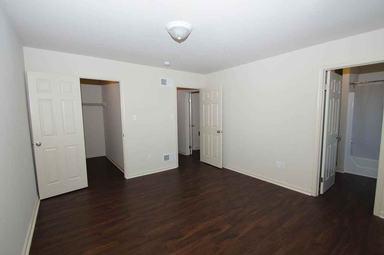 Aparments On 2nd Ave - Photo 4 of 23