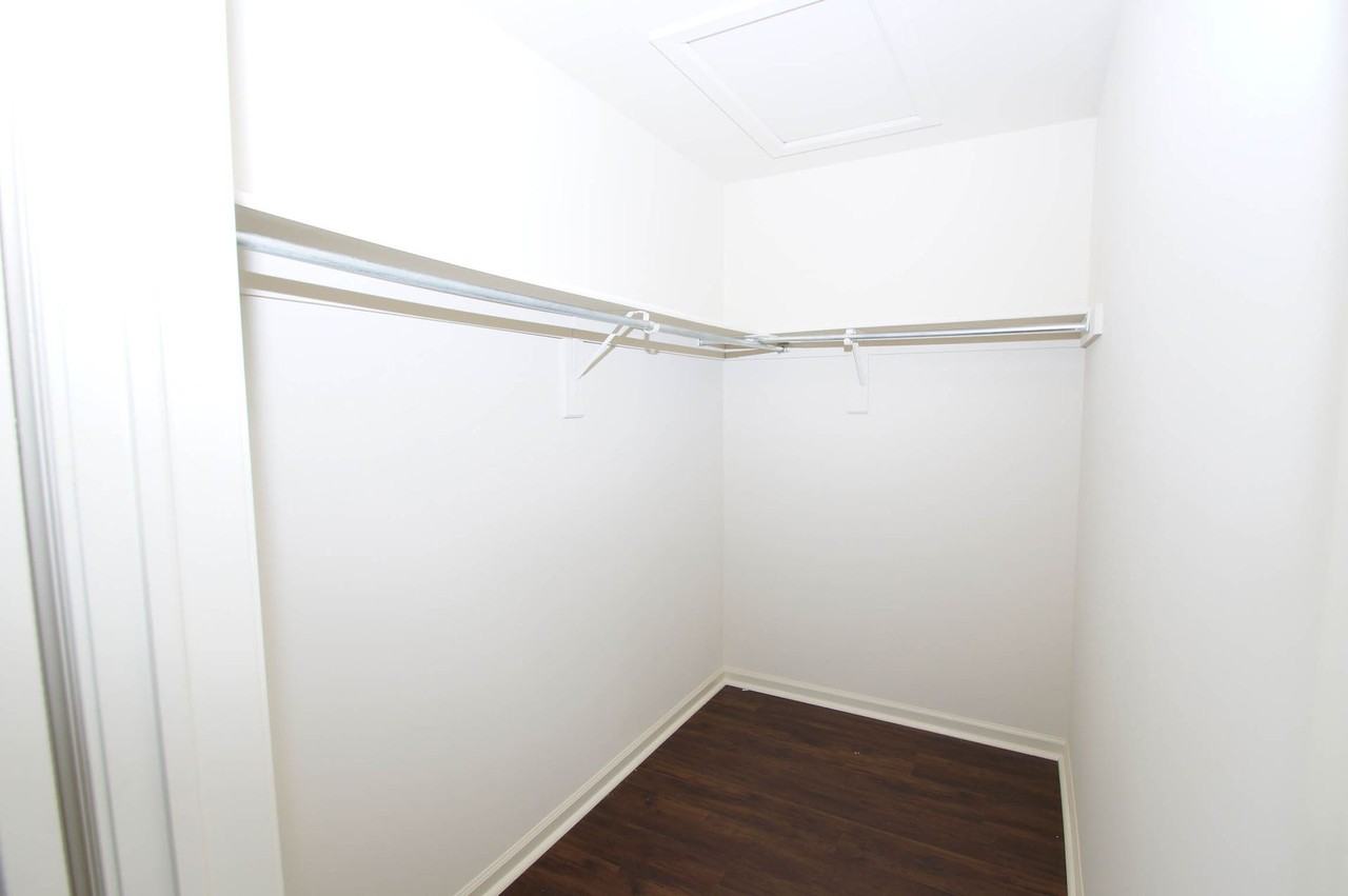 Aparments On 2nd Ave - Photo 5 of 23