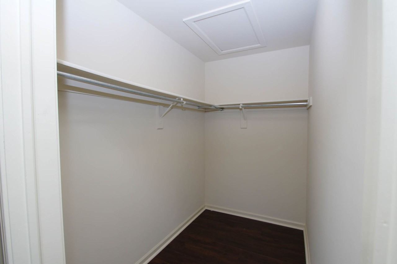 Aparments On 2nd Ave - Photo 6 of 23