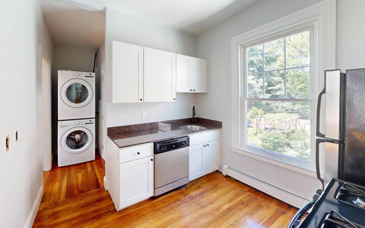 28-30 Avon St - Photo 7 of 17