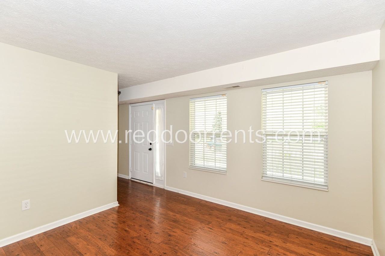 1254 Monmouth Dr - Photo 2 of 31