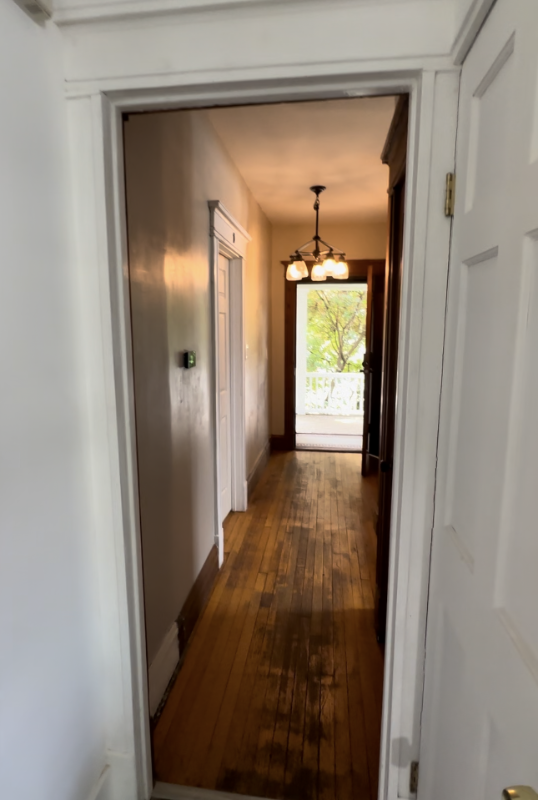 705 Hudson Ave - Photo 4 of 16