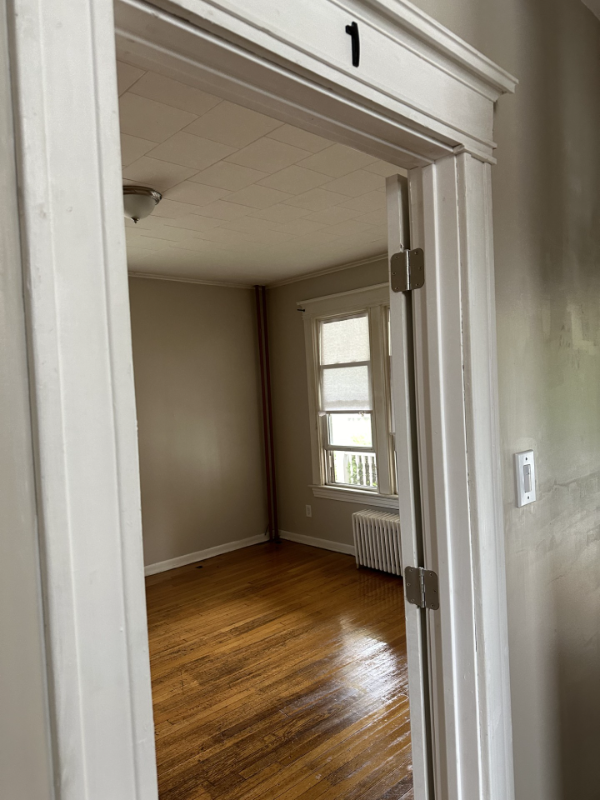 705 Hudson Ave - Photo 7 of 16