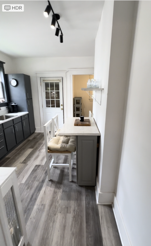 705 Hudson Ave - Photo 4 of 16