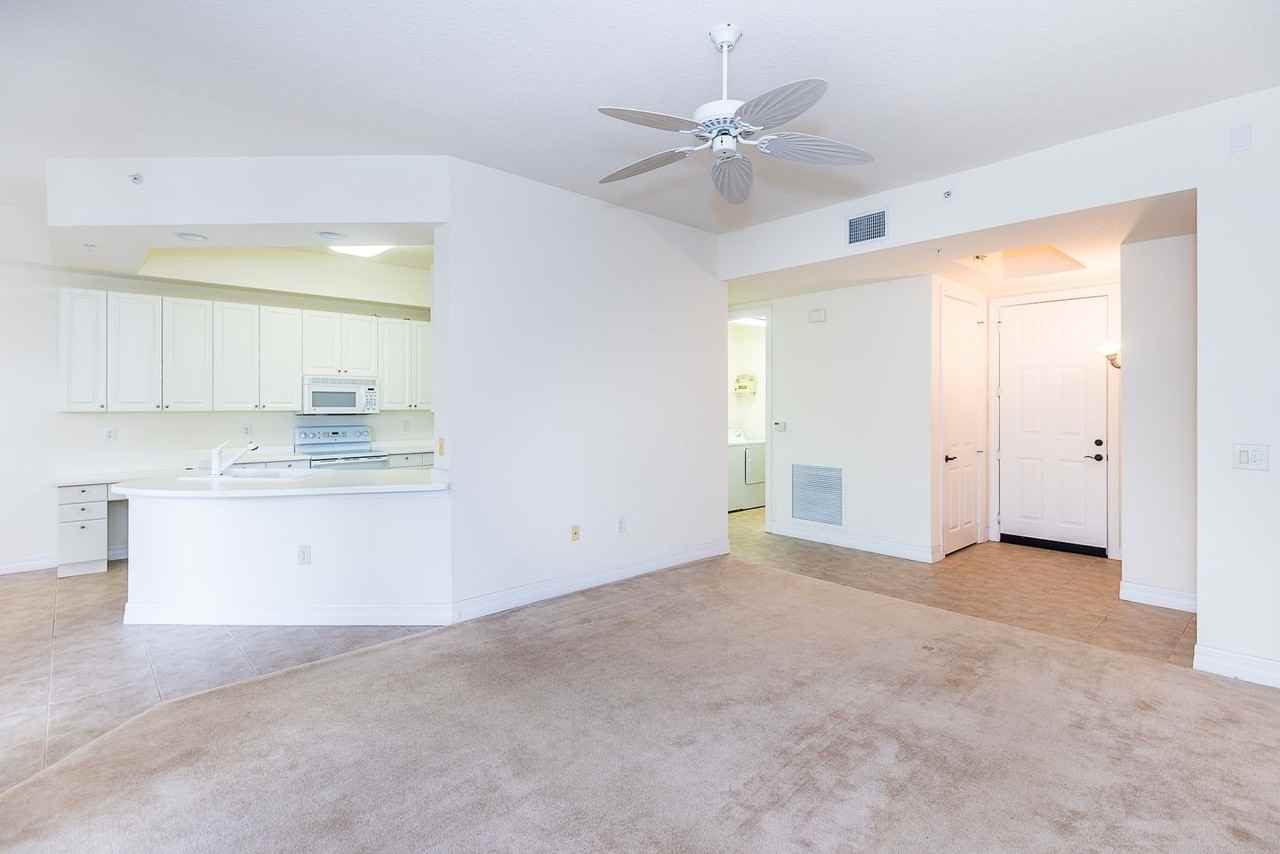 97 Vivante Blvd - Photo 4 of 34