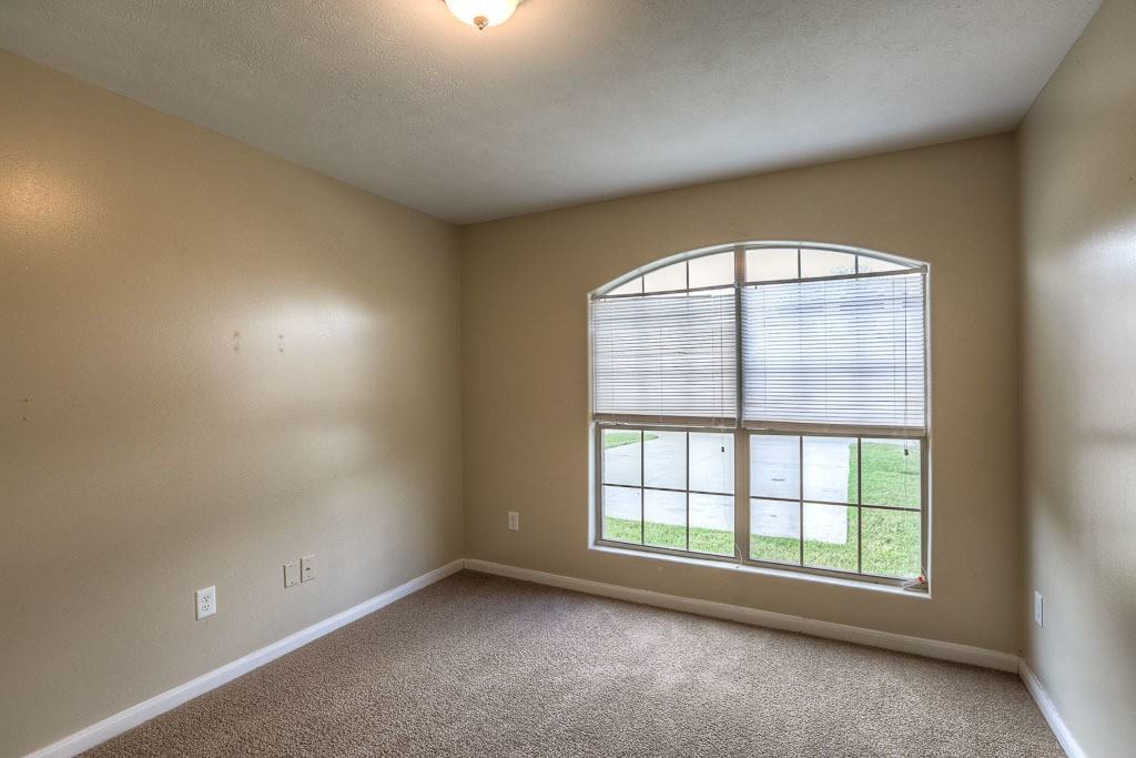 10603 Pine Landing Dr - Photo 2 of 13