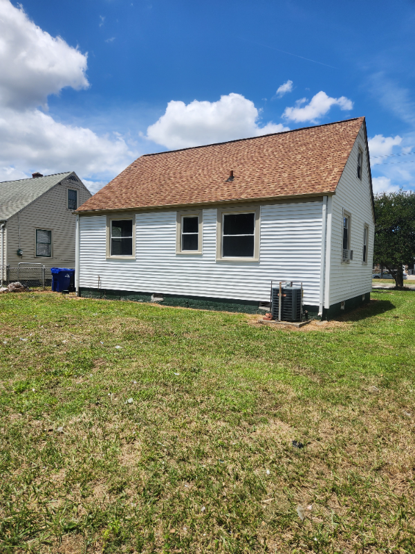 3107 Scott St - Photo 2 of 20