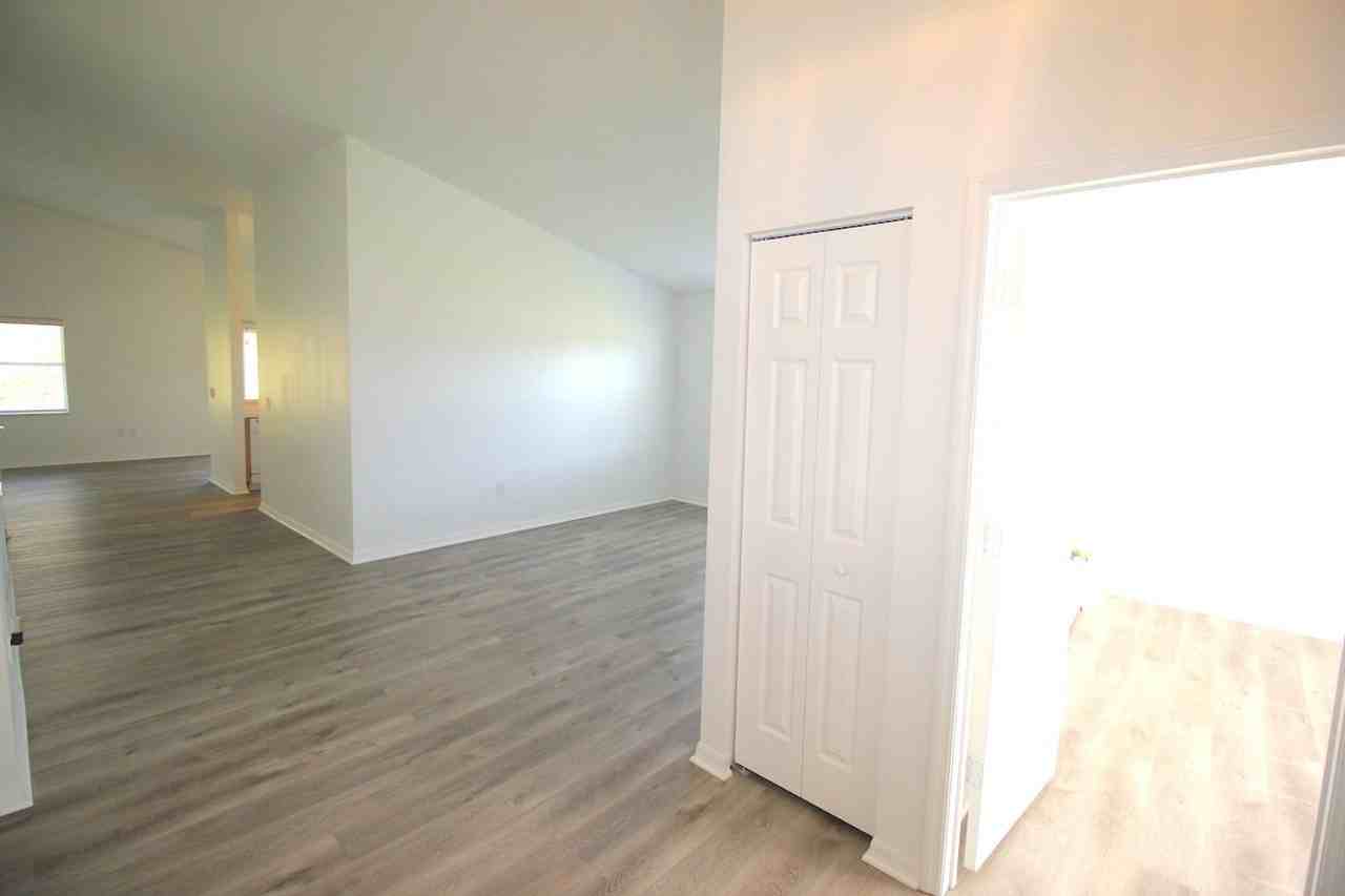 113 Eastwood Dr - Photo 3 of 33