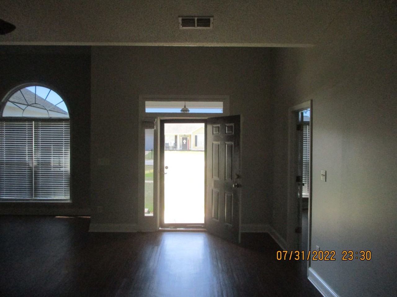 153 Hedgerow Dr - Photo 2 of 11