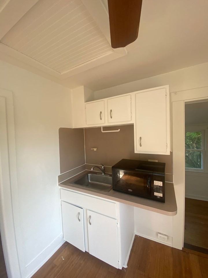 32 Sanford St #C - Photo 4 of 12