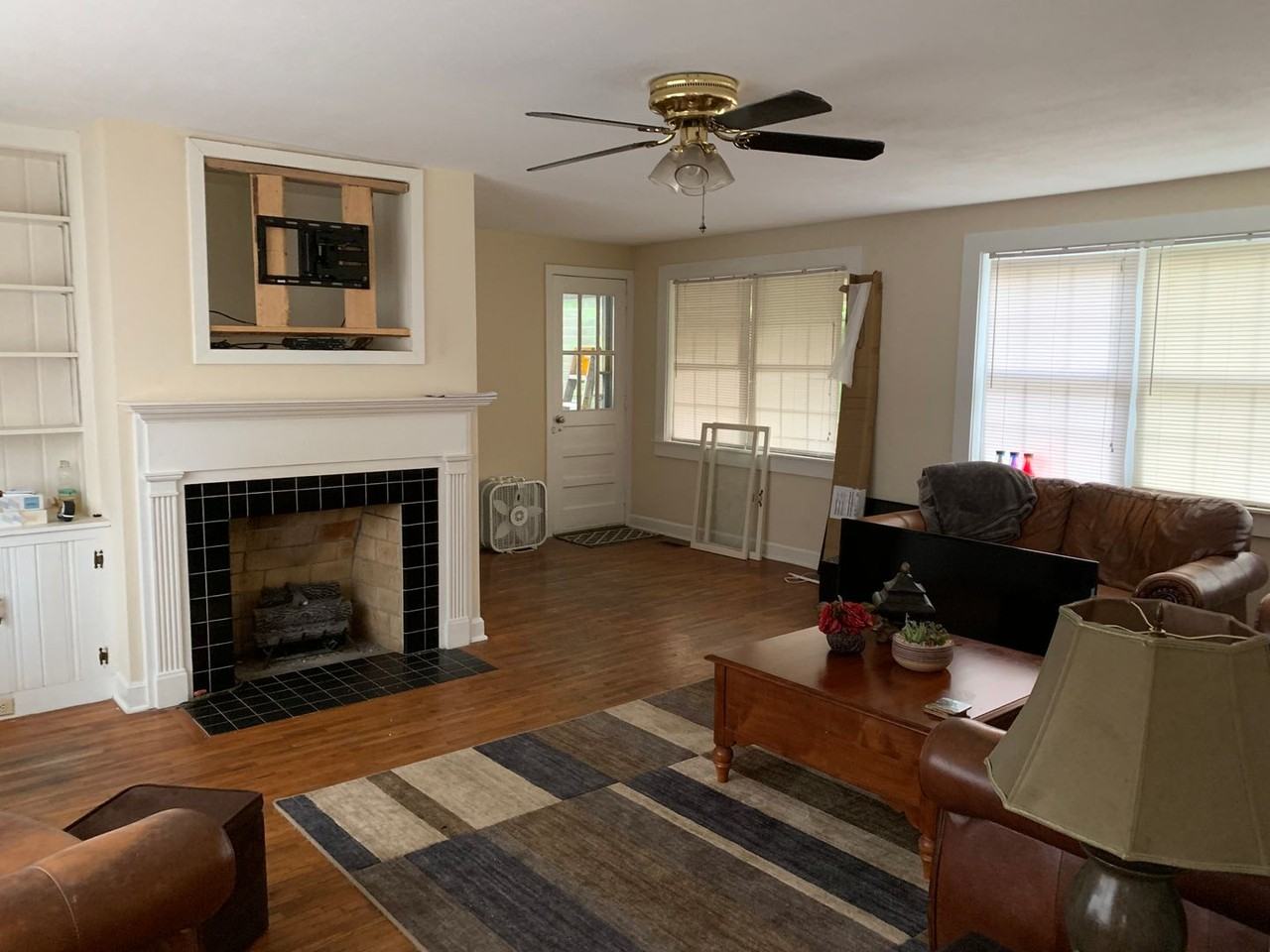 312 23rd St - Photo 3 of 15