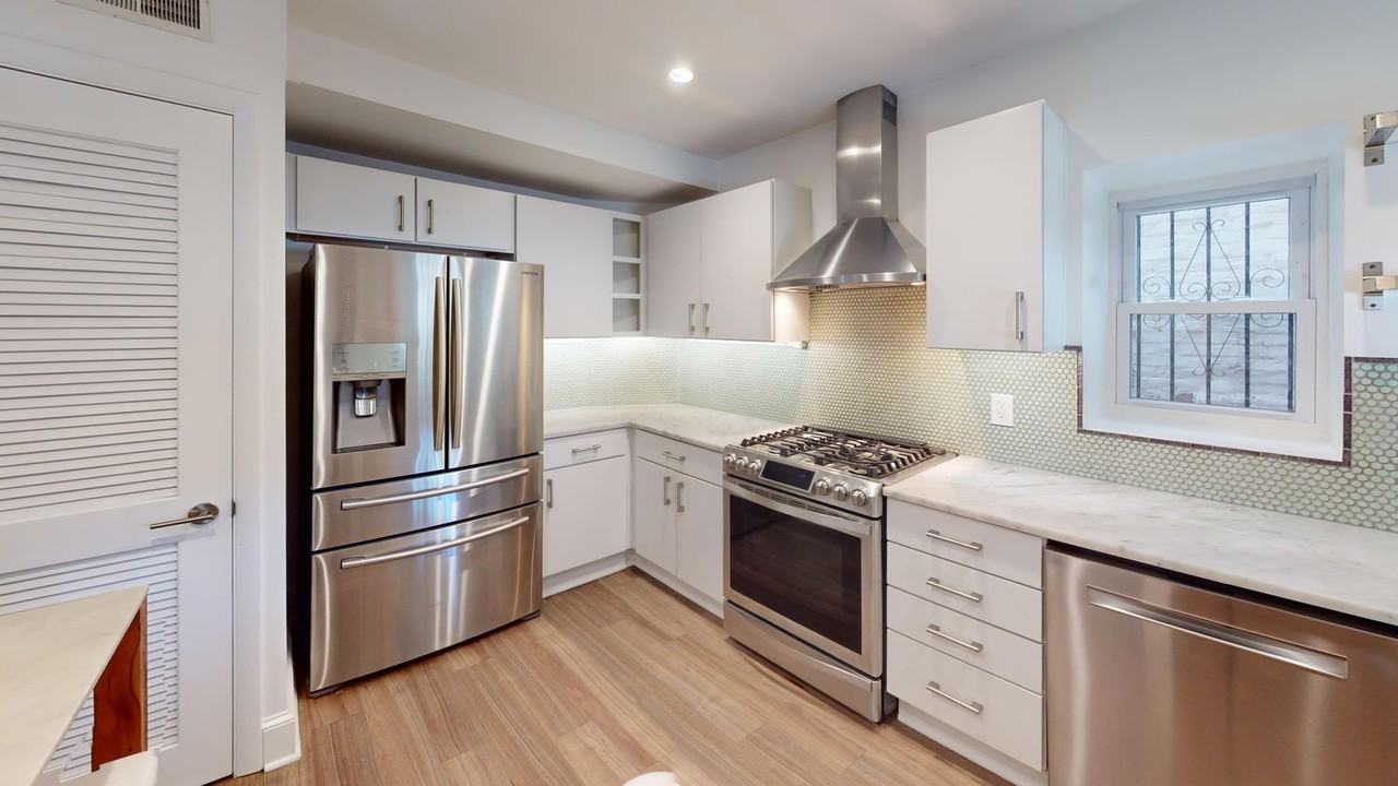 201 Morgan St Nw - Photo 4 of 21