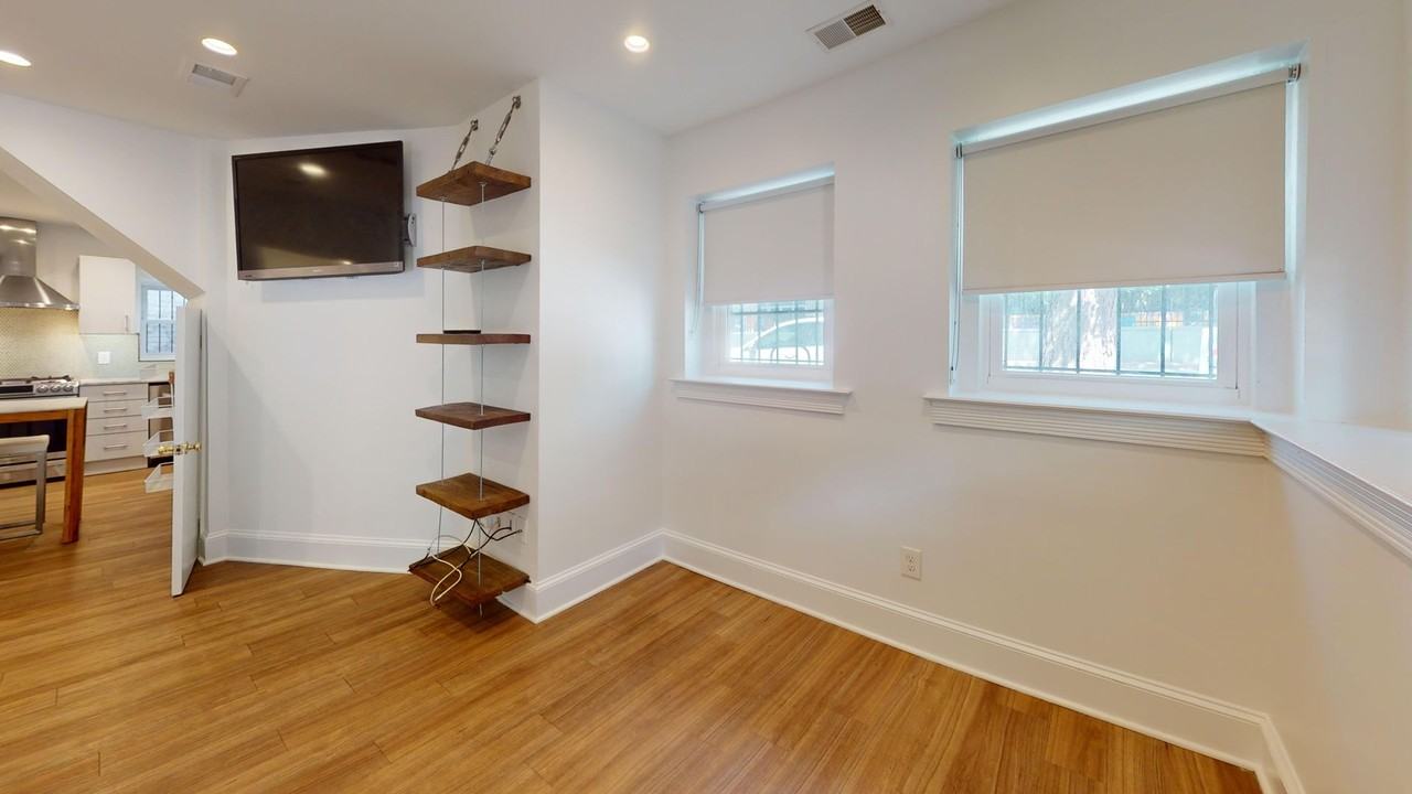 201 Morgan St Nw - Photo 5 of 21