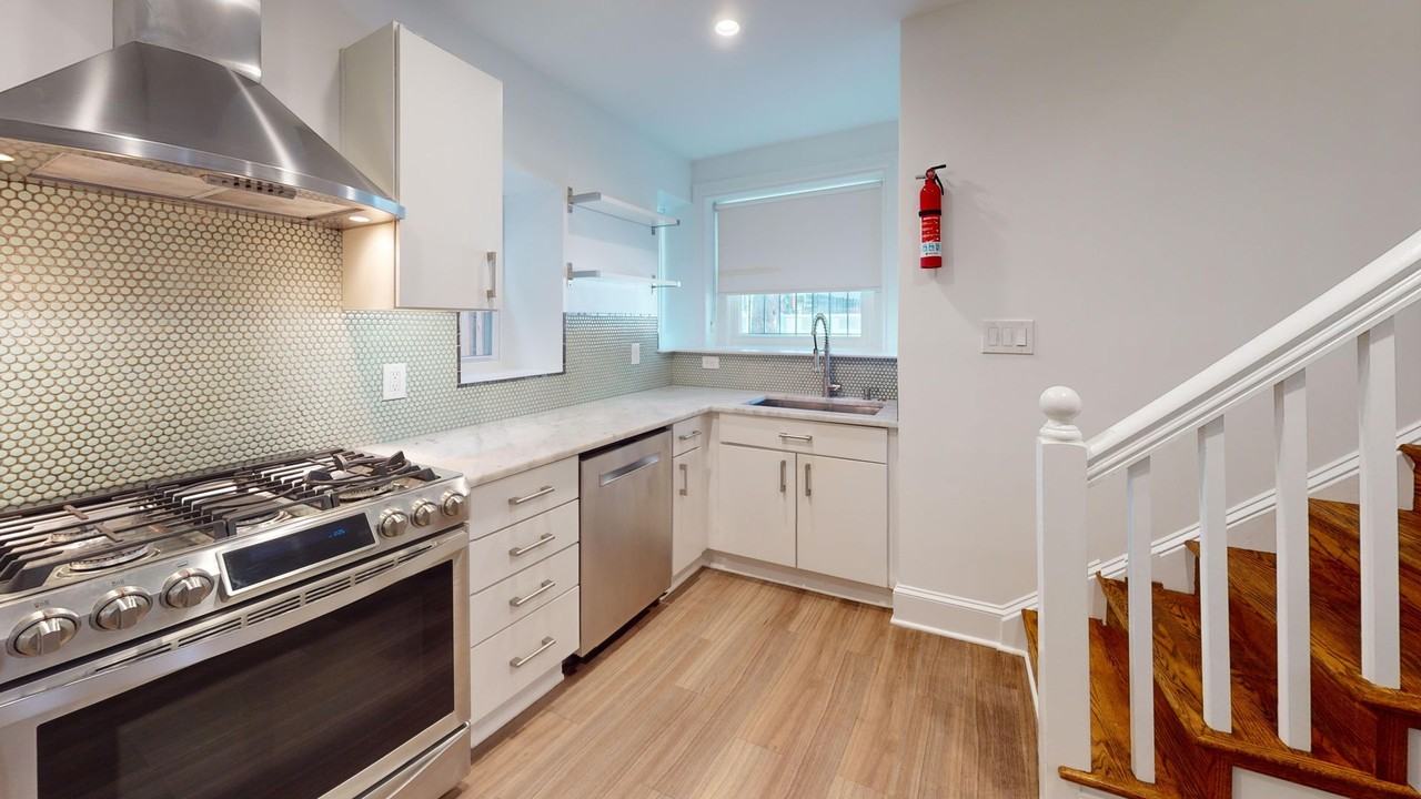 201 Morgan St Nw - Photo 6 of 21