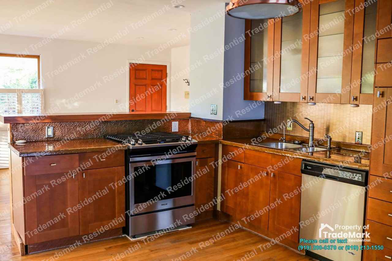 501 Mial St - Photo 3 of 50