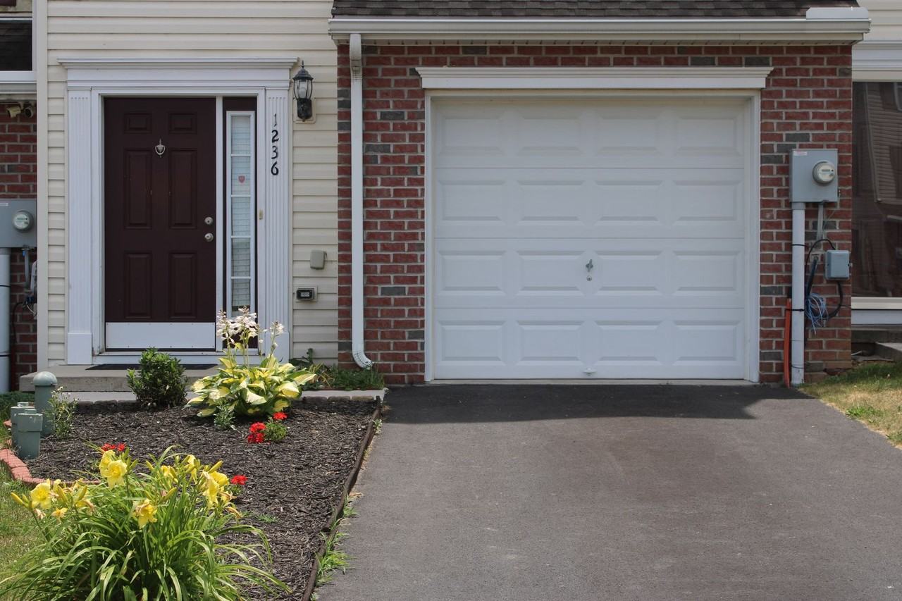 1236 Ledge Dr - Photo 2 of 17