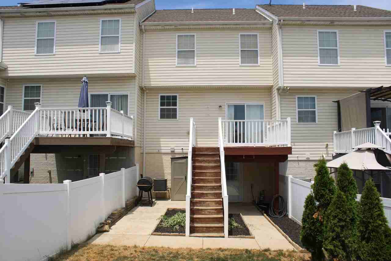 1236 Ledge Dr - Photo 4 of 17