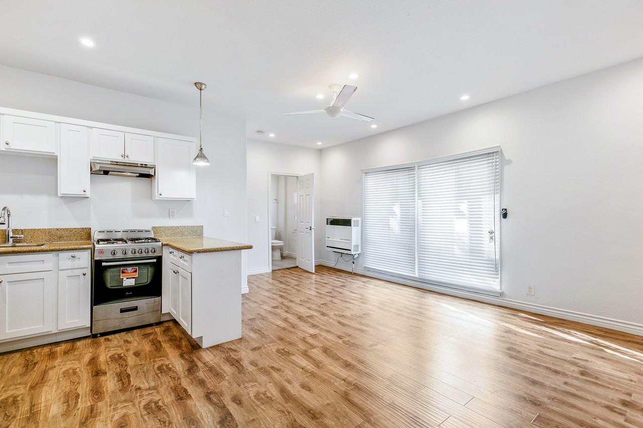 5135 Marathon Street #8 - Photo 4 of 10