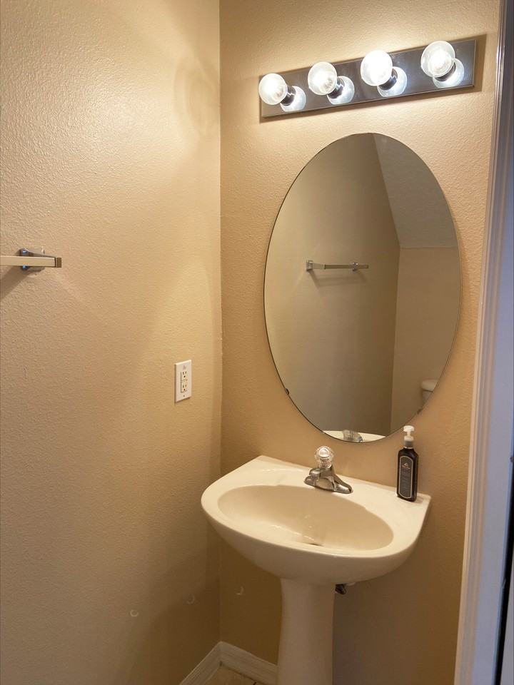 102 Wilton Cir #102 - Photo 7 of 18