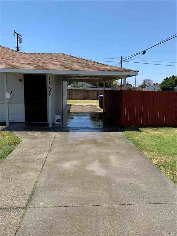 11504 Maza St - Photo 2 of 8