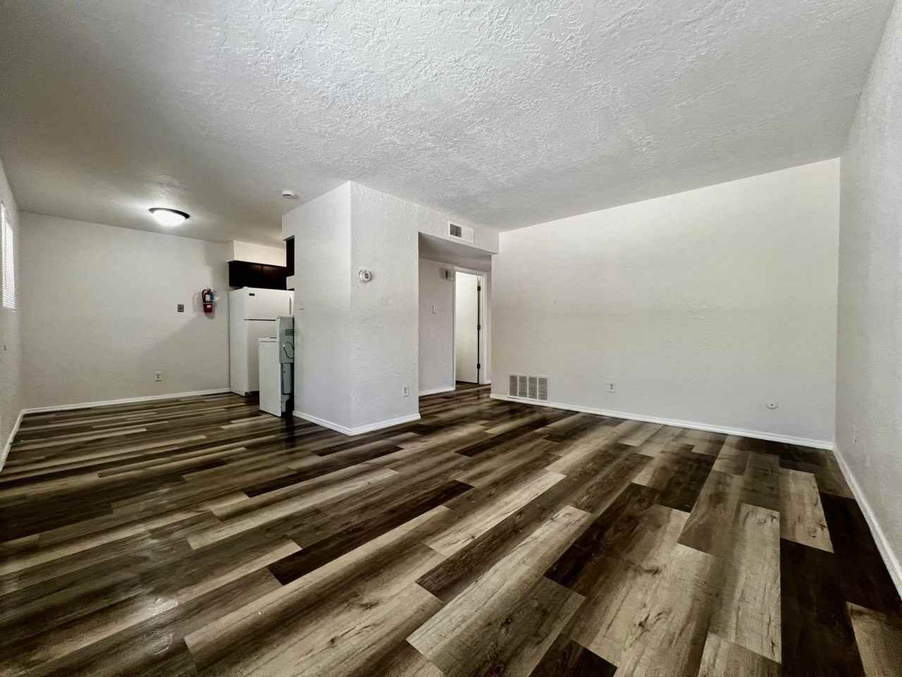 Lomas Gardens - Photo 3 of 7