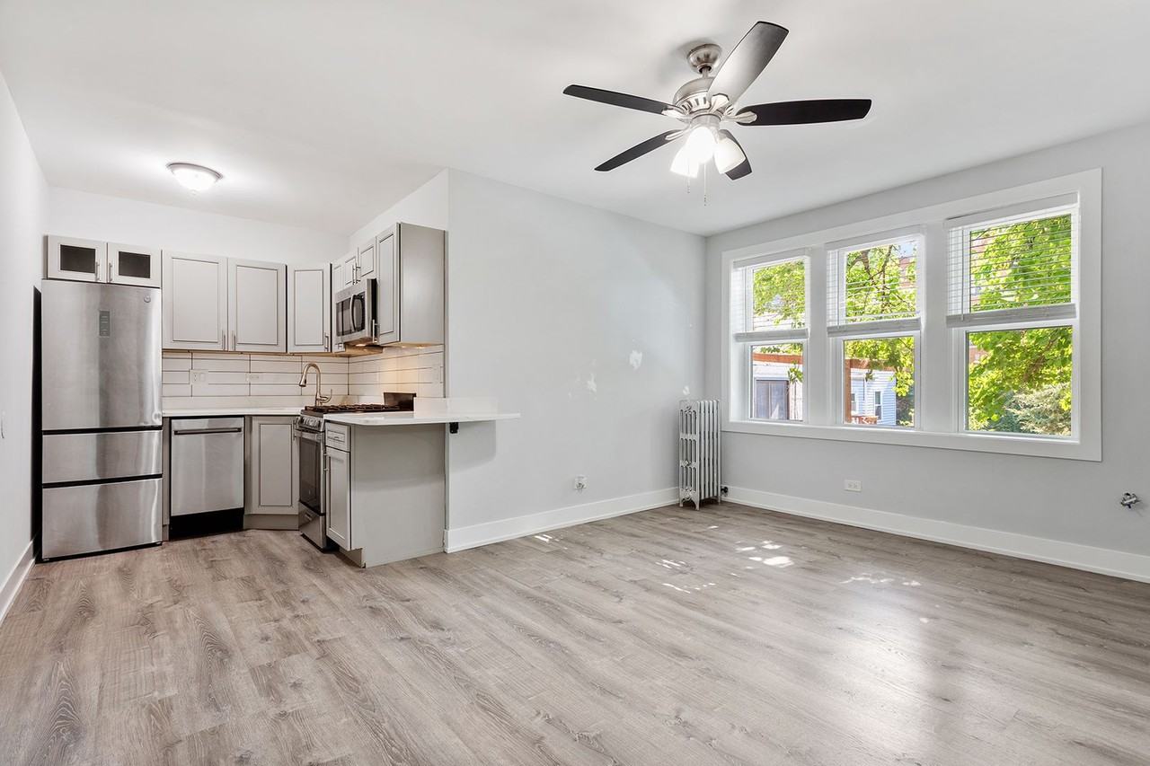 The 1521 Sherwin - Photo 2 of 13