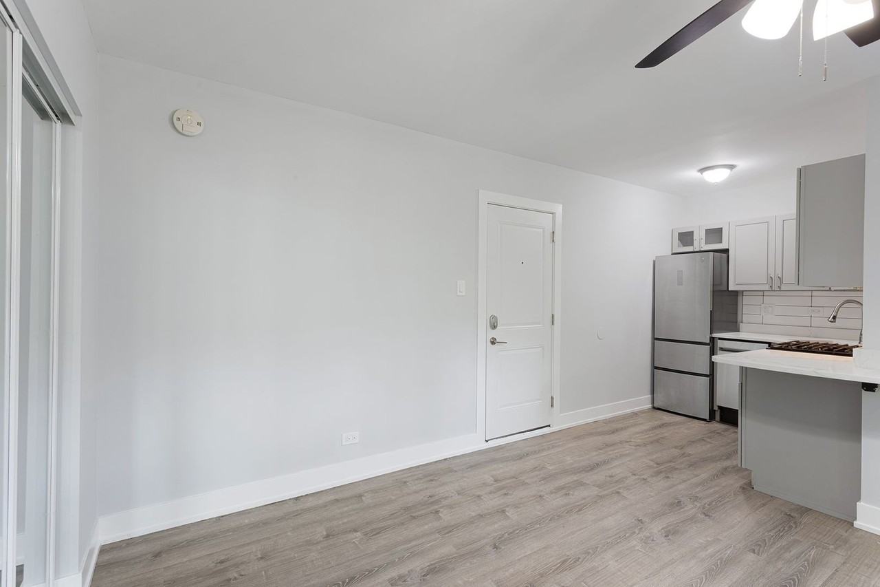 The 1521 Sherwin - Photo 4 of 13