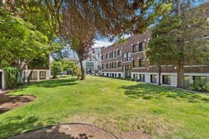 featured image of 2628 Hoyt Avenue