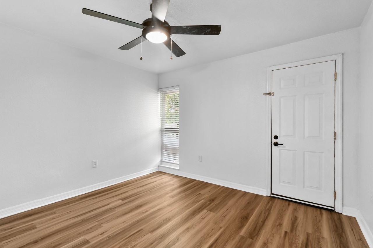 Southsider - Photo 2 of 5