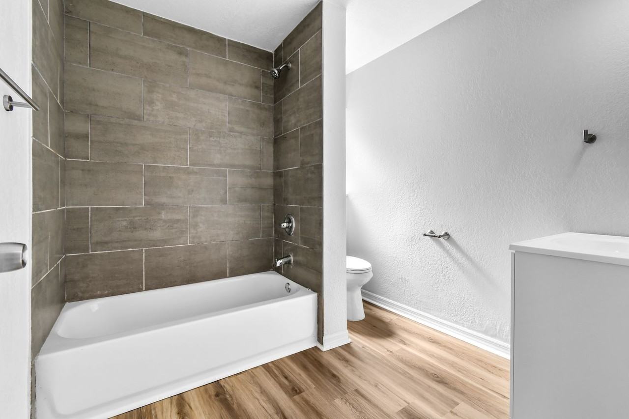 Southsider - Photo 3 of 5