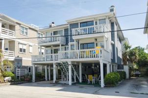 featured image of 14 Henderson St E
