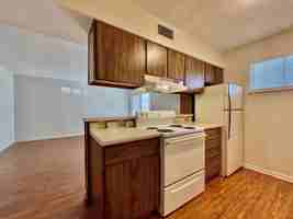 featured image of 1229 N Lbj Dr