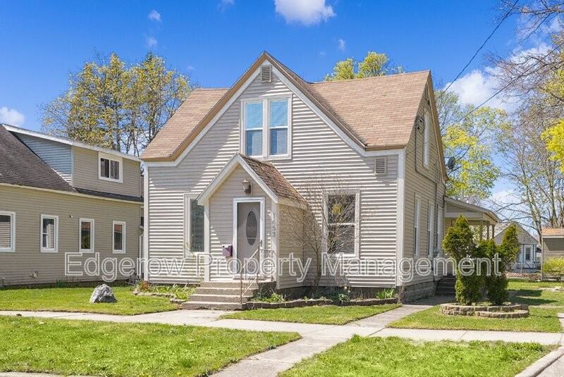1653 Ruddiman St - Photo 2 of 48