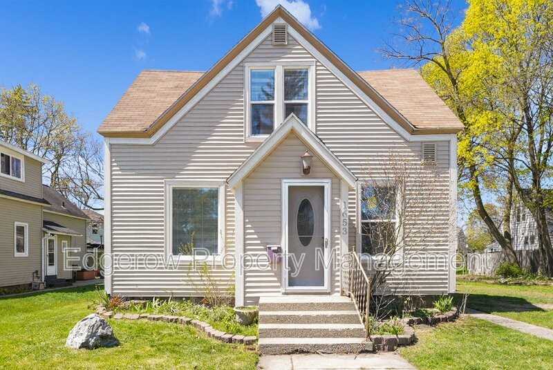 1653 Ruddiman St - Photo 3 of 48
