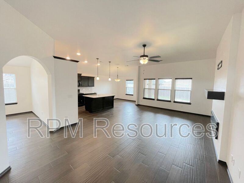 702 Midland Valley St - Photo 5 of 23
