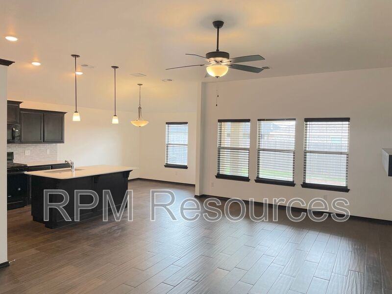 702 Midland Valley St - Photo 6 of 23