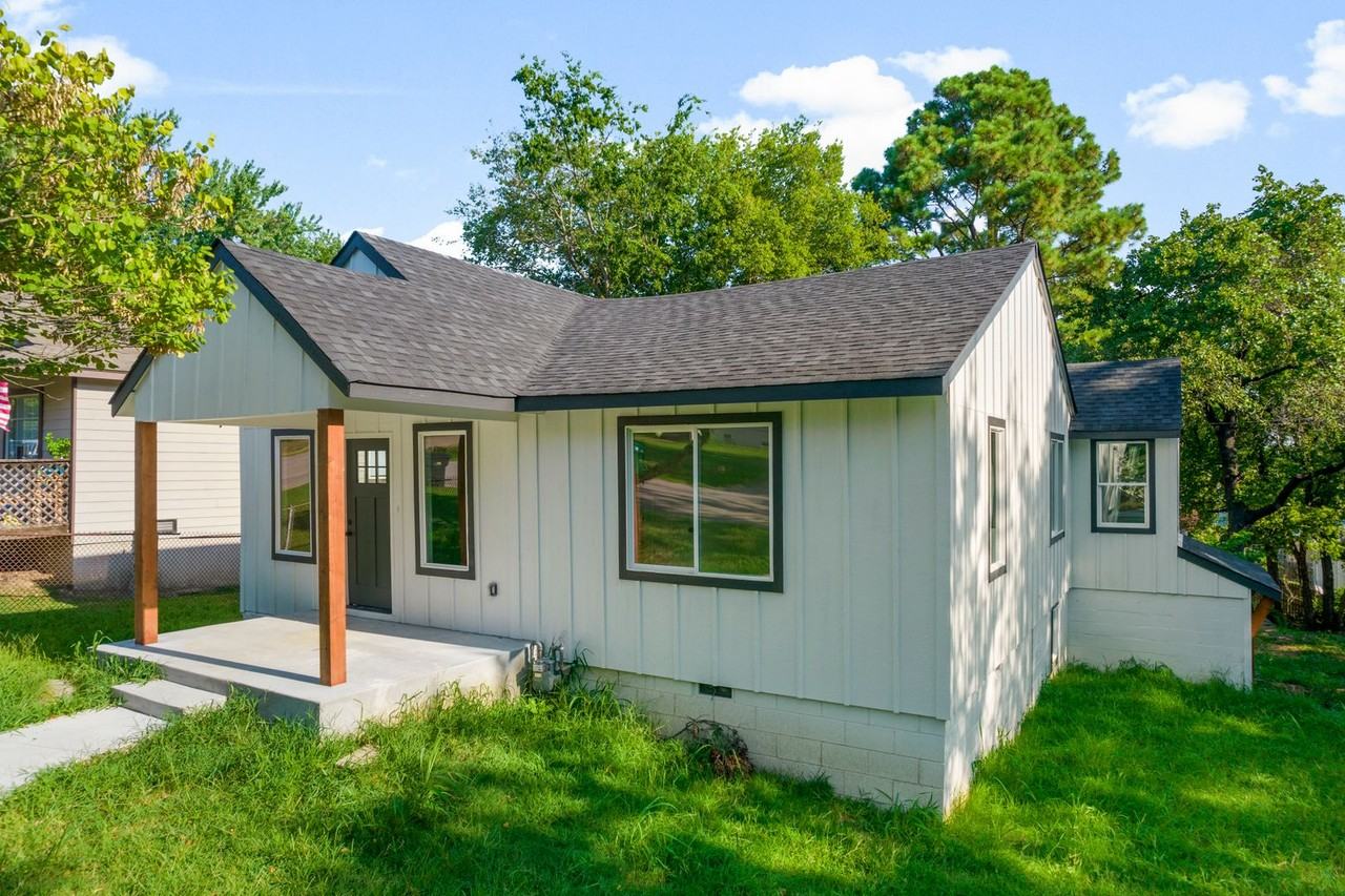 1427 E University Ave - Photo 2 of 39