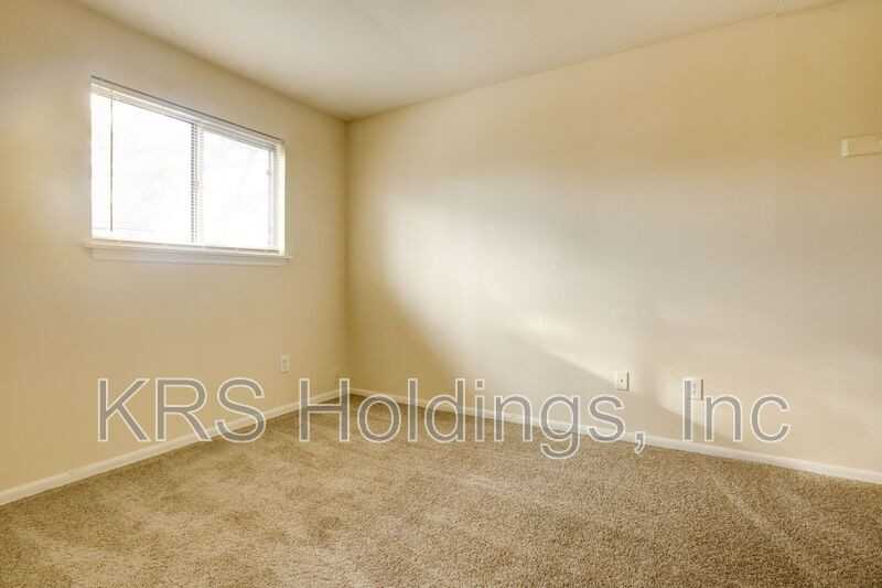 1812 Williamsburg Rd #10 - Photo 3 of 7