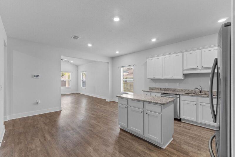 5857 Danbury Blvd - Photo 6 of 28