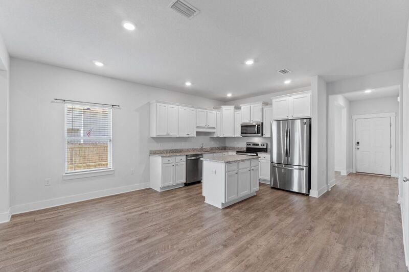 5857 Danbury Blvd - Photo 7 of 28