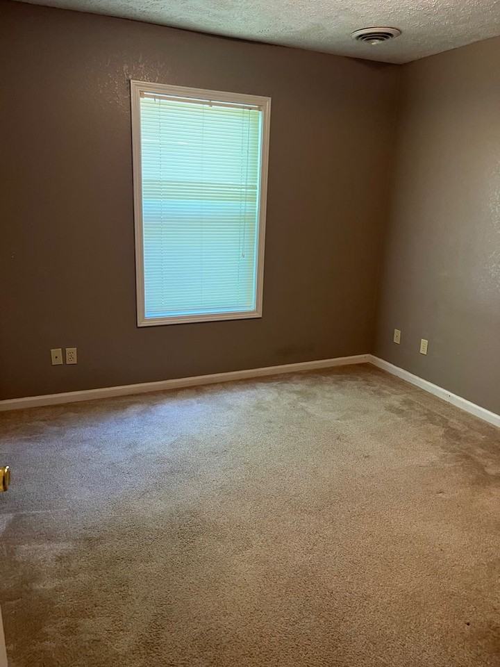 11852 Cedar Side Cir - Photo 3 of 7