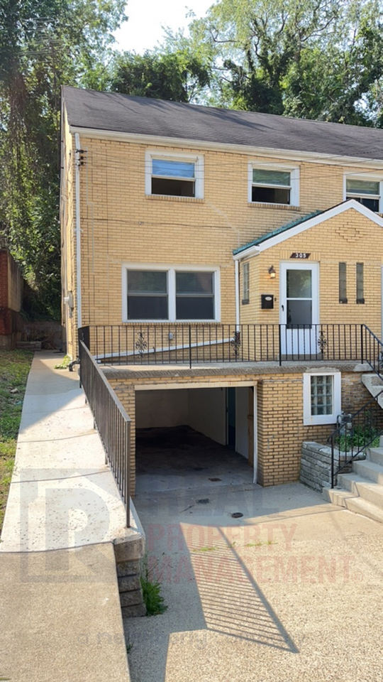 305 Greenlee Rd - Photo 2 of 23