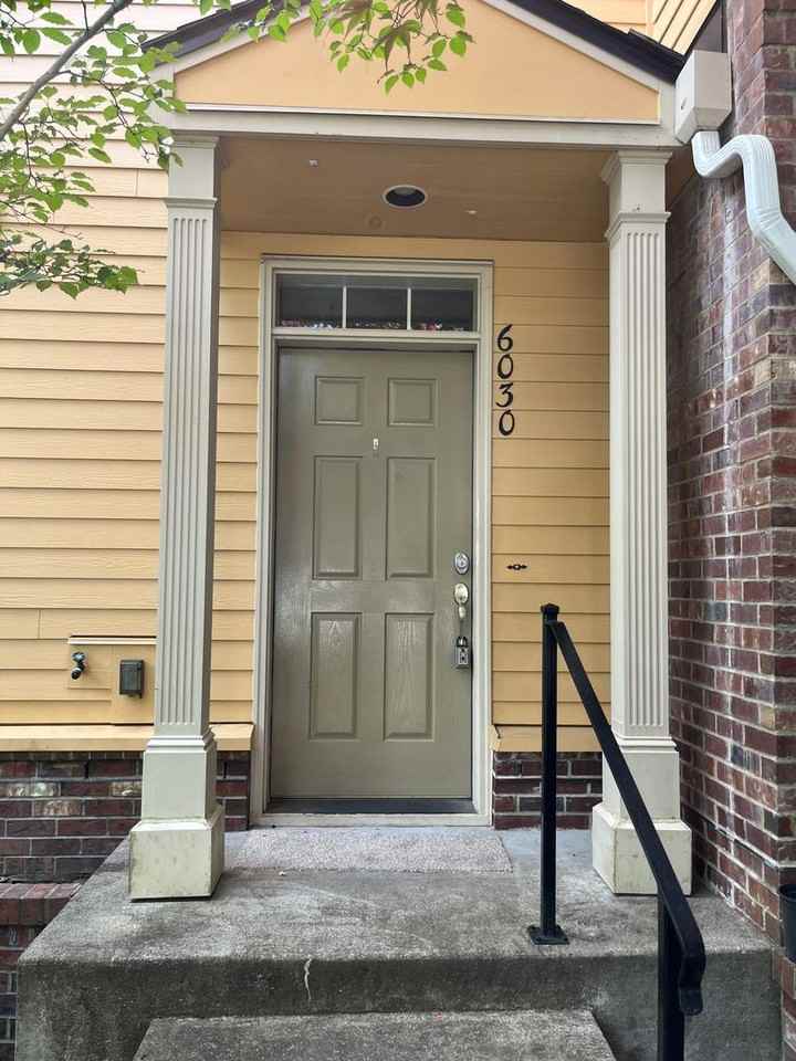 6030 Ne Maidstone St - Photo 2 of 33