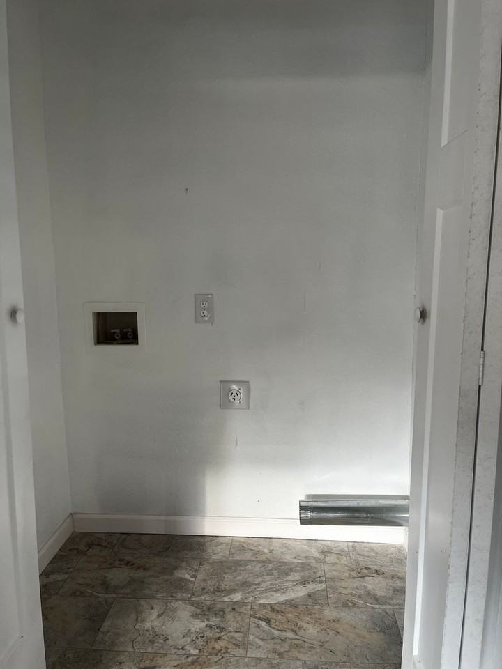 520 S Scenic Ave #101A - Photo 7 of 8