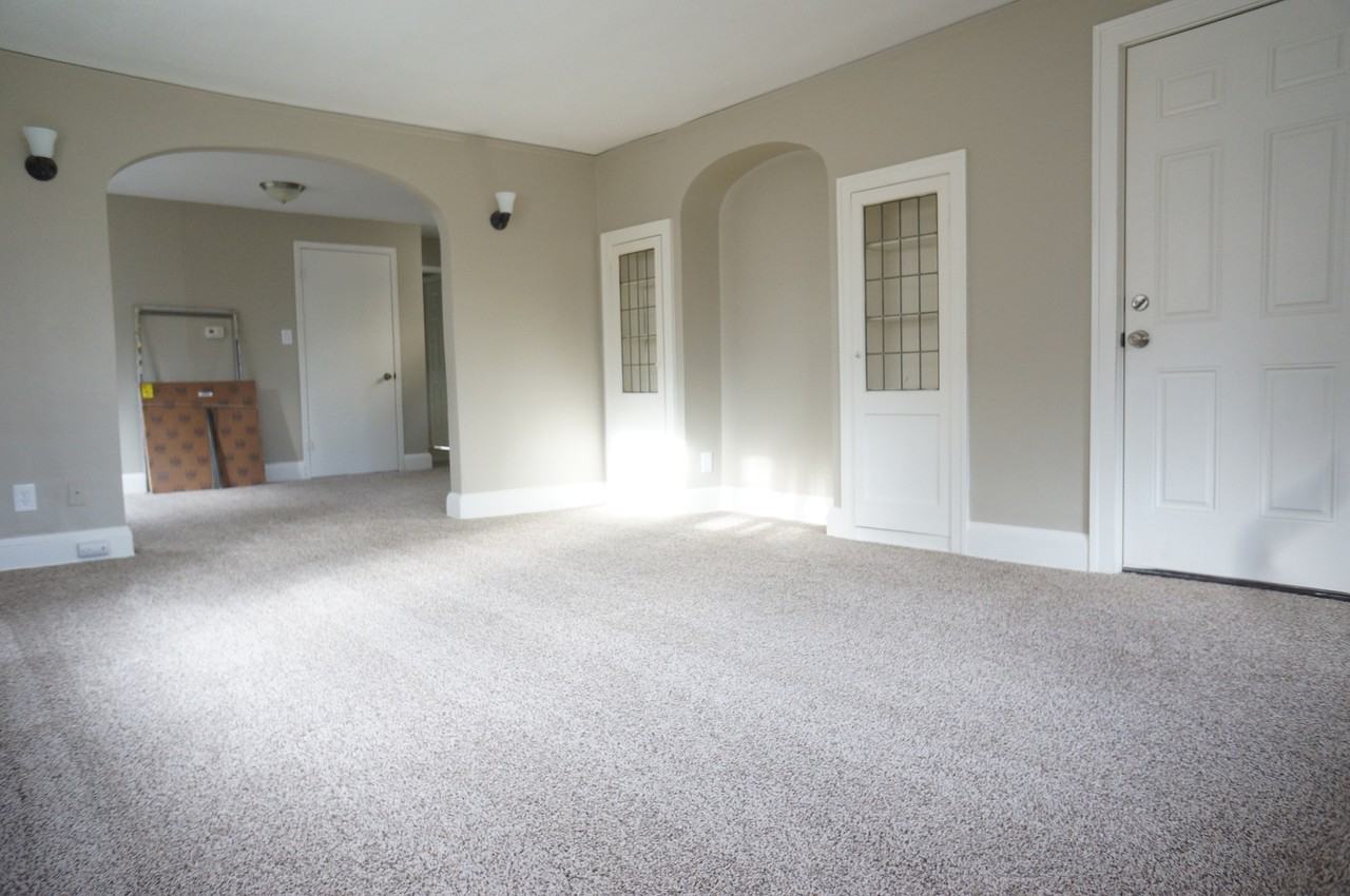 1127 E 5th St - Photo 3 of 16