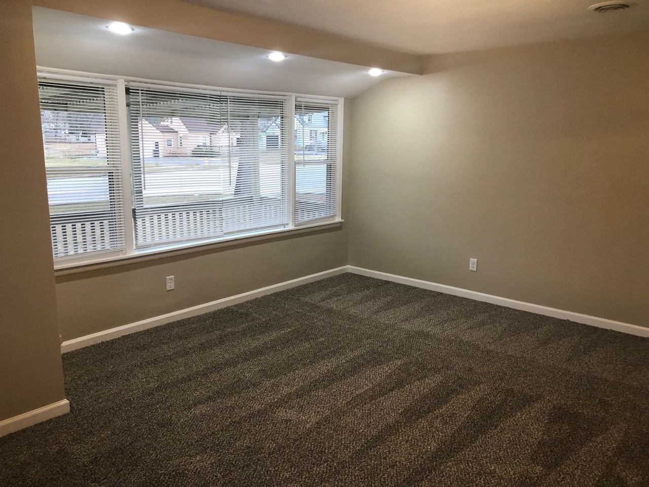 2628 Hobson Rd - Photo 3 of 11