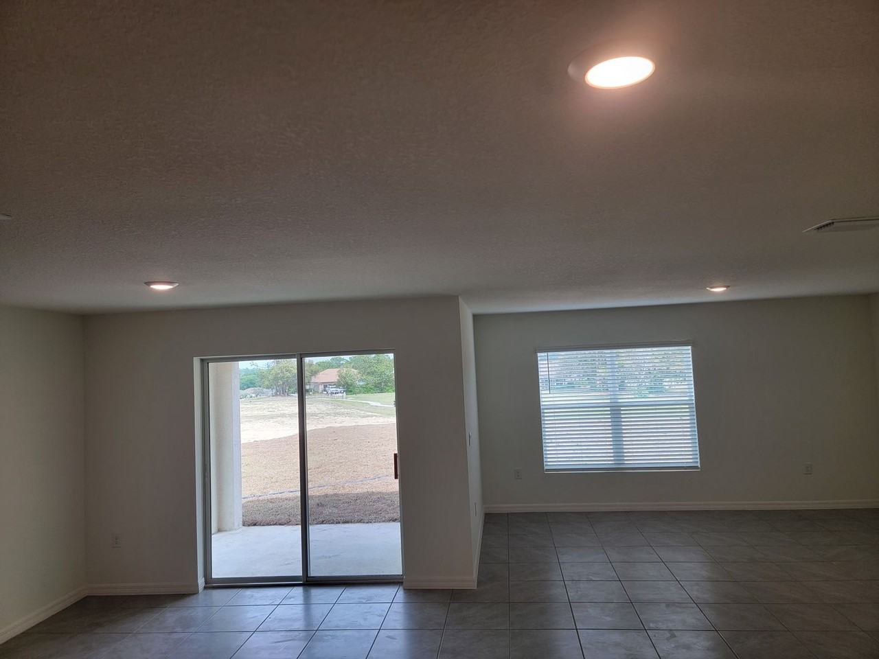 411 W Putting Green Ct - Photo 2 of 17