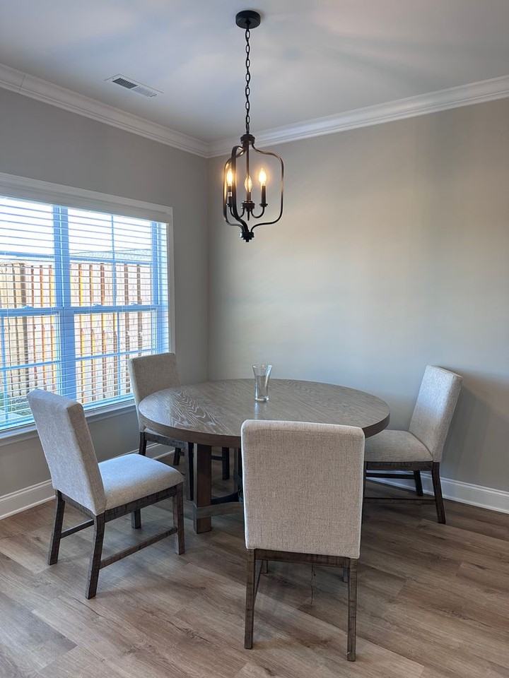 437 Bellingham Dr Ne - Photo 5 of 13